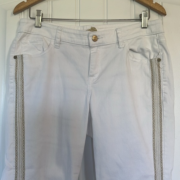 Tommy Bahama Ana Twill Embroidered Cropped Jeans Size 10 - Picture 3 of 7